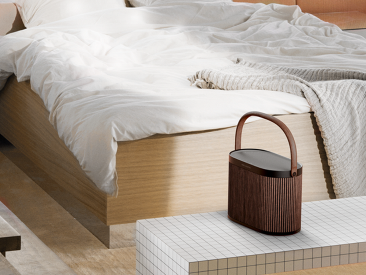 Loa B&O Beosound A5 Dark Oak (Xách Tay) - Góc nhìn thực tế 6